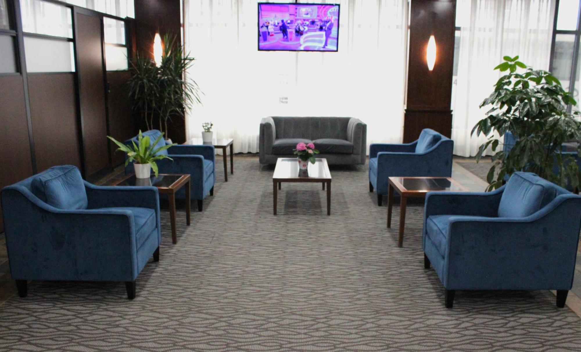 Radisson Hotel Montreal Airport Exterior photo