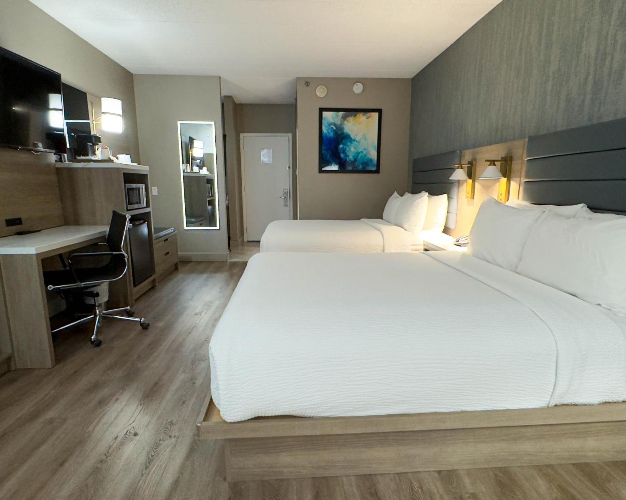 Radisson Hotel Montreal Airport Exterior photo
