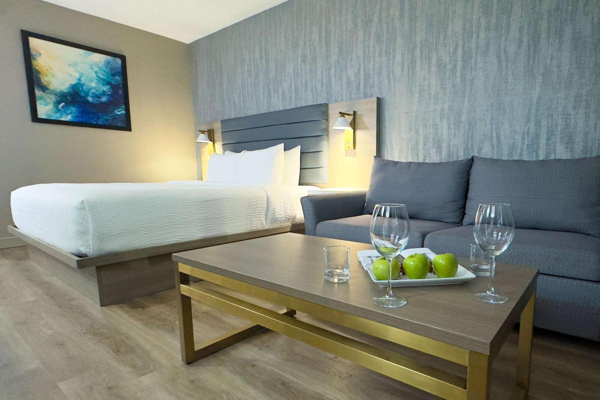 Radisson Hotel Montreal Airport Exterior photo