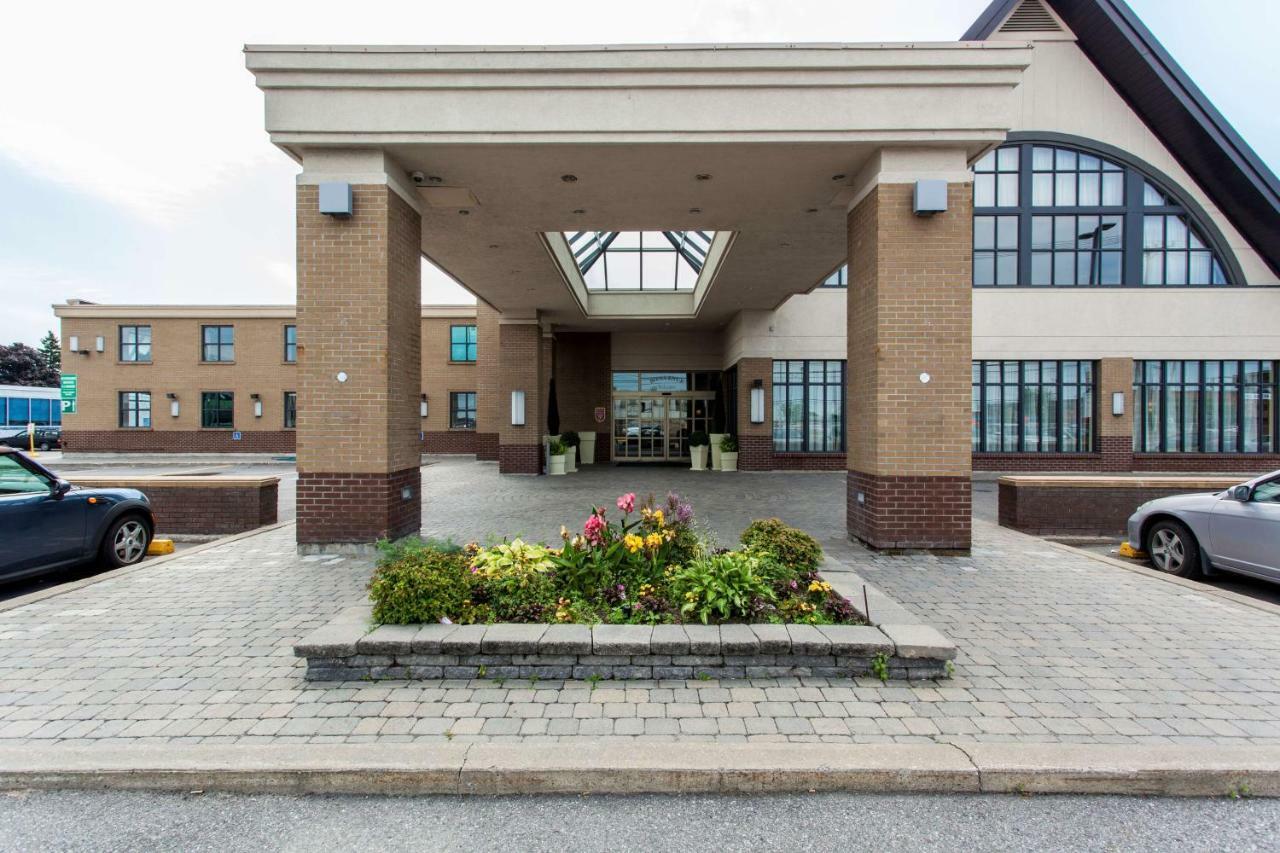 Radisson Hotel Montreal Airport Exterior photo