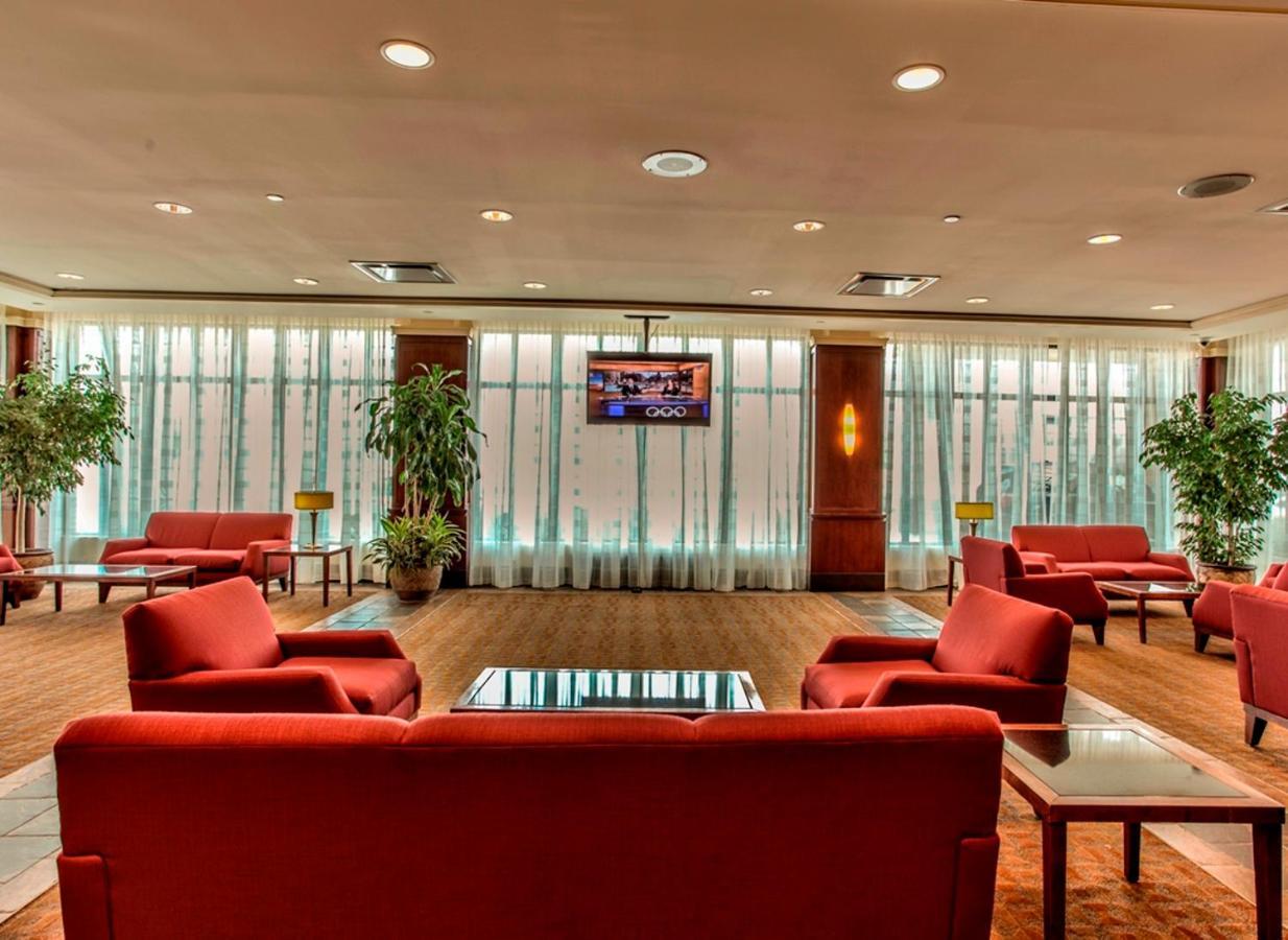 Radisson Hotel Montreal Airport Exterior photo